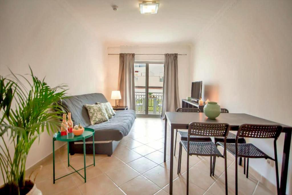 Apartment Terrace,1287802594:JPEG